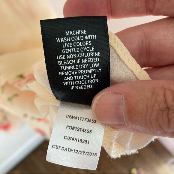 Torrid women’s Hi Lo IVORY FLORAL GEORGETTE GODDESS TUNIC TANK Plus Size 00 - Picture 12 of 12